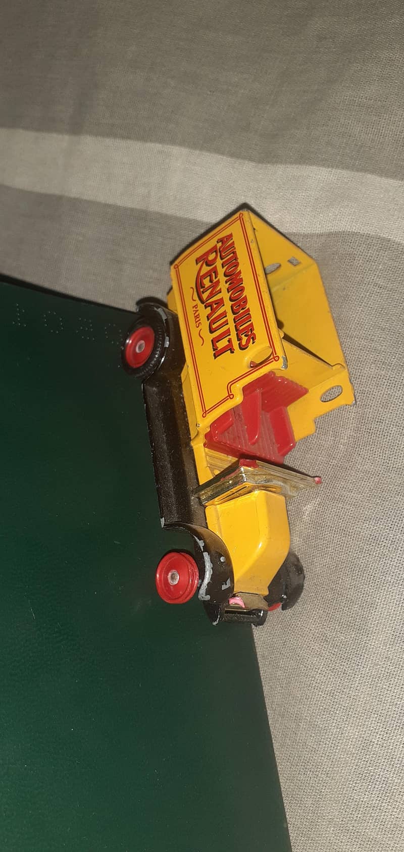 Old model car 1