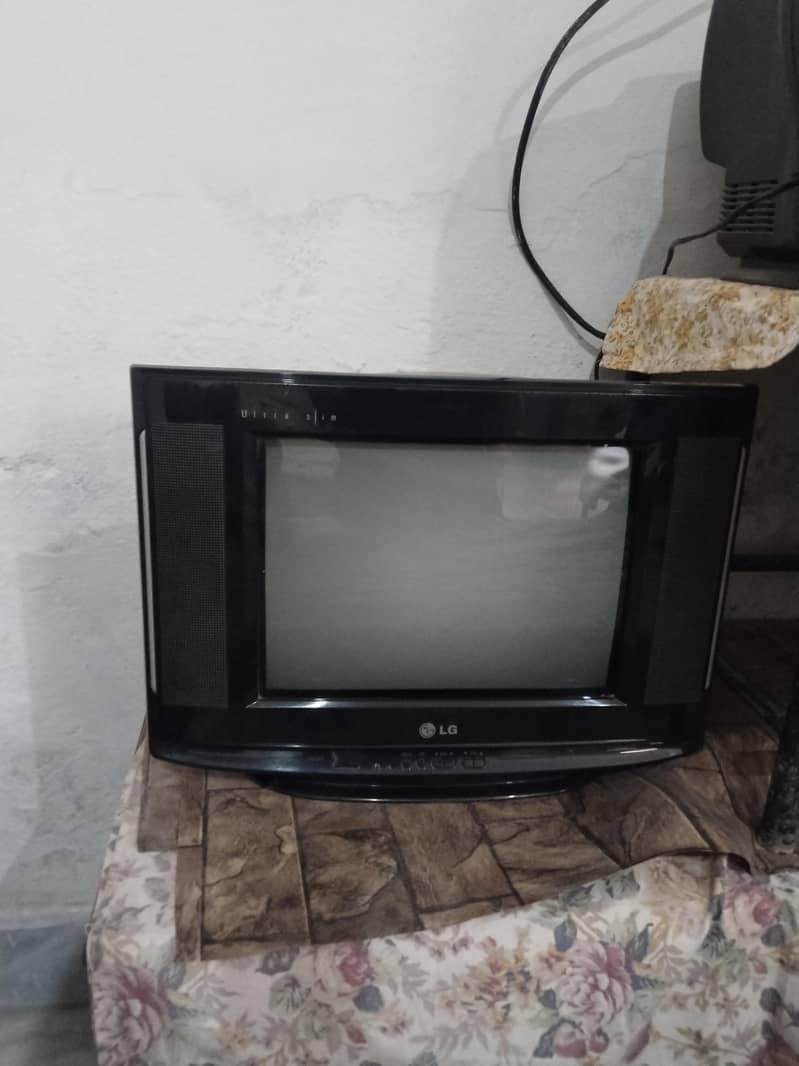 LG TV 4