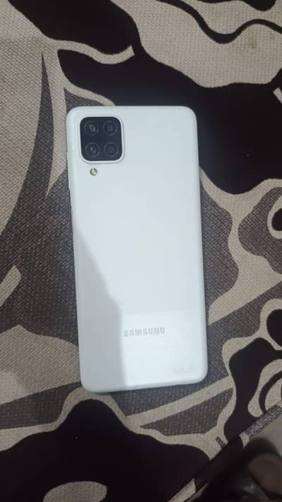 Samsung A12
