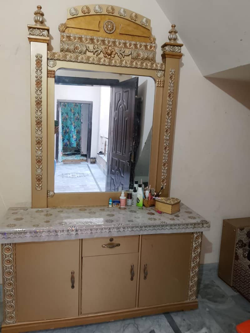 bes dressing and sofa set 3