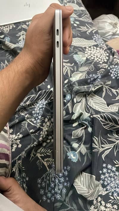 macbook pro 2018 i7 16/512gb