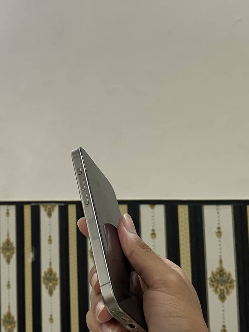 Apple iPhone 15 Pro 1