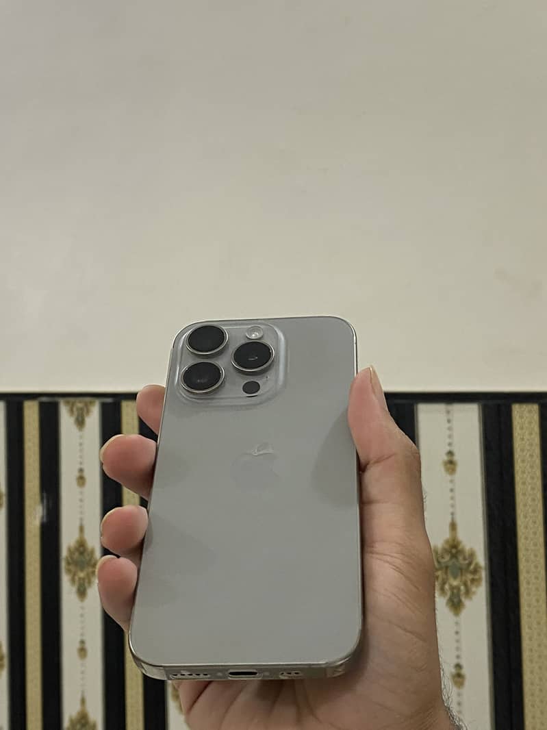 Apple iPhone 15 Pro 2