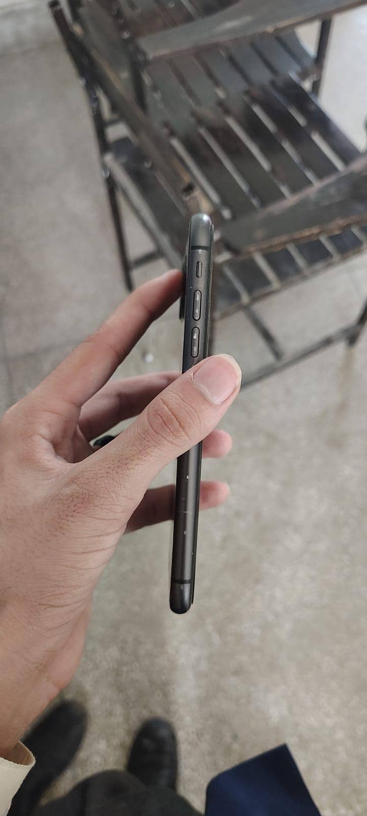 Apple iPhone 11 4