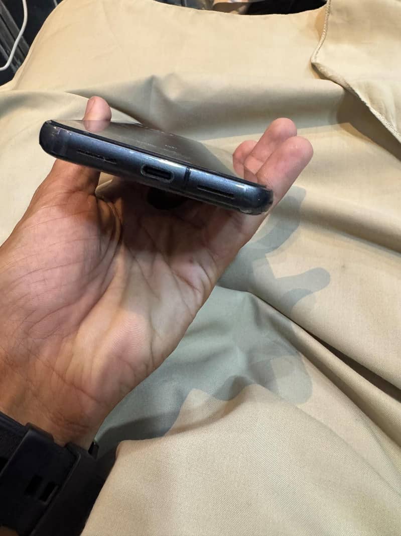 Google Pixel 8 3