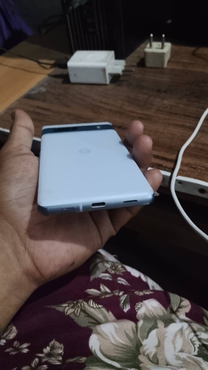 Google Pixel 7a 2