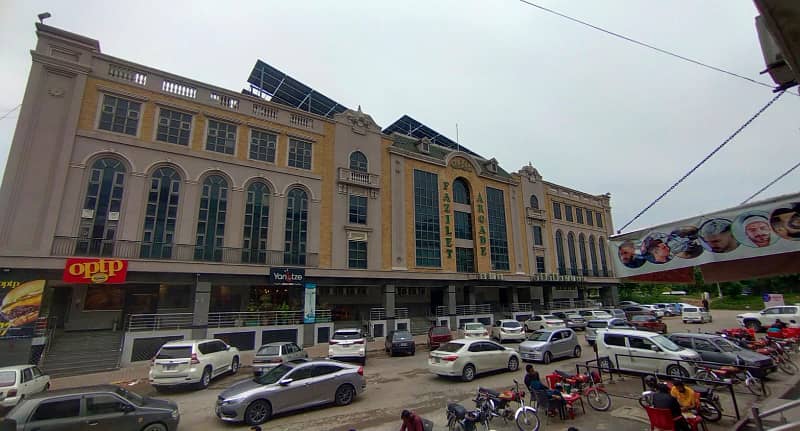 SHOPS FOR RENT 3