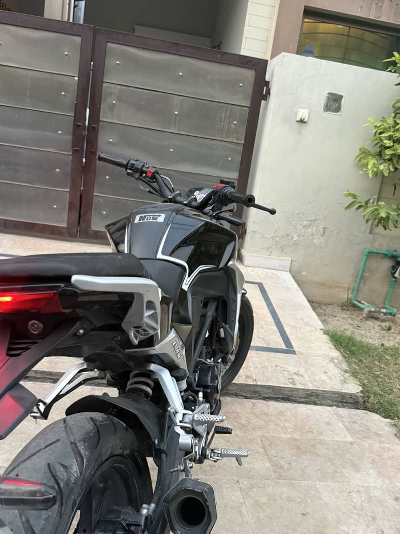 Superstar 200R 1