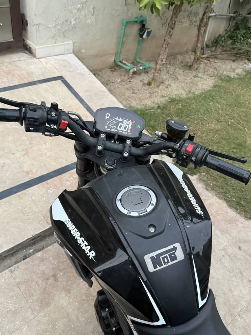 Superstar 200R 2