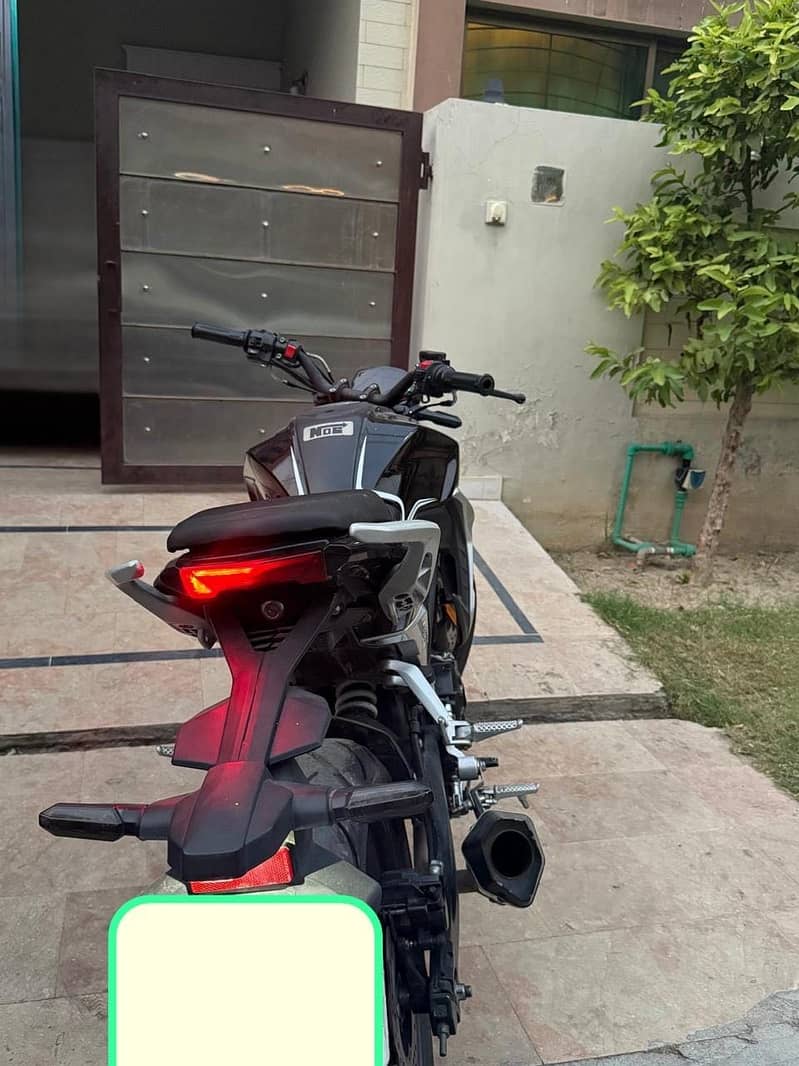 Superstar 200R 5