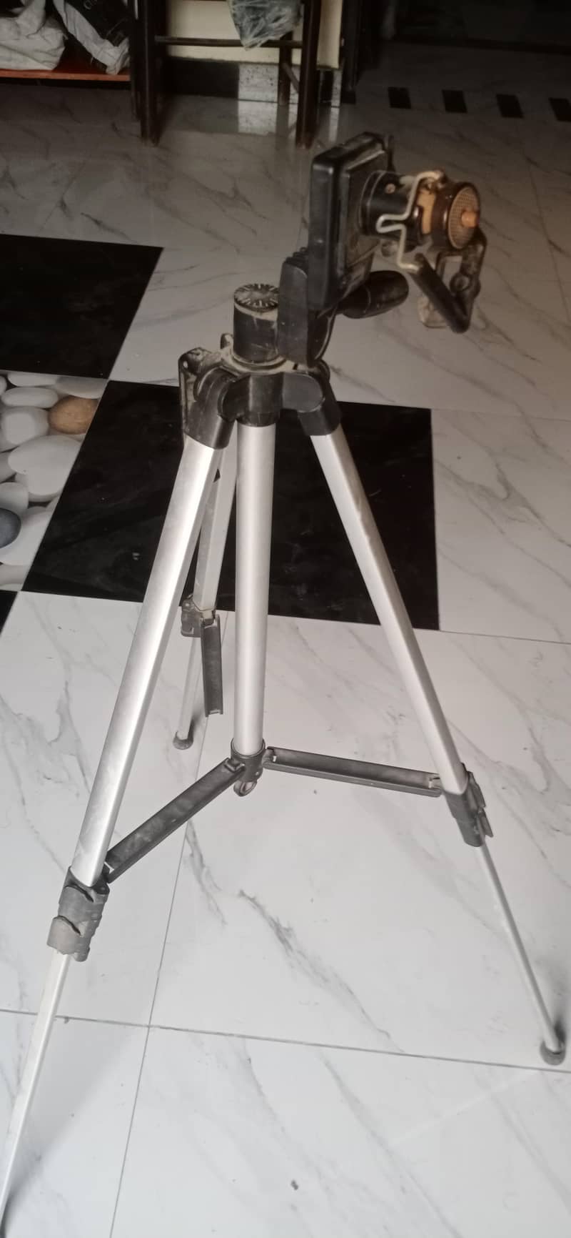 tripod stand 1