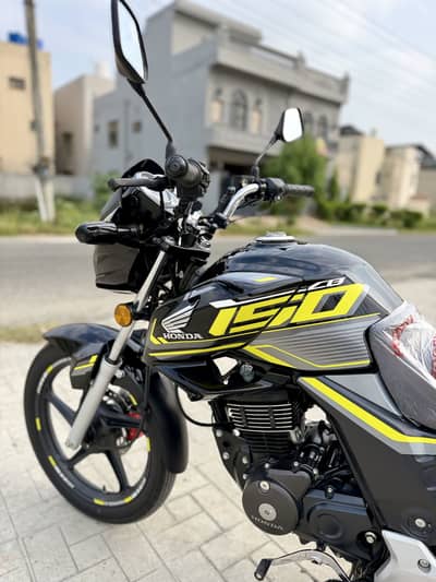 Honda 150 CB-2026 only 2800kms driven 10/10 condition