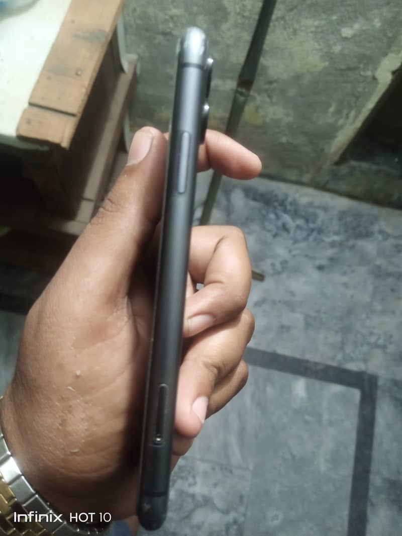 Apple iPhone 11 2