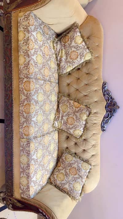 5 seater New condition Sofa set