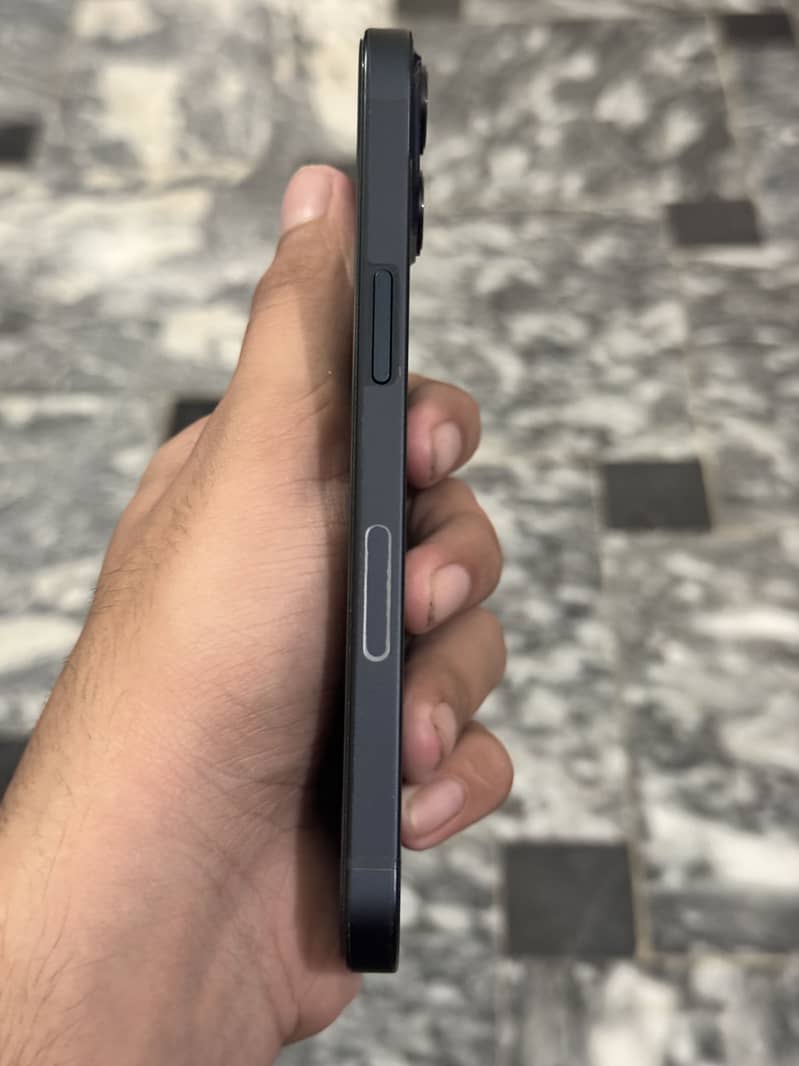 Apple iPhone 13 6