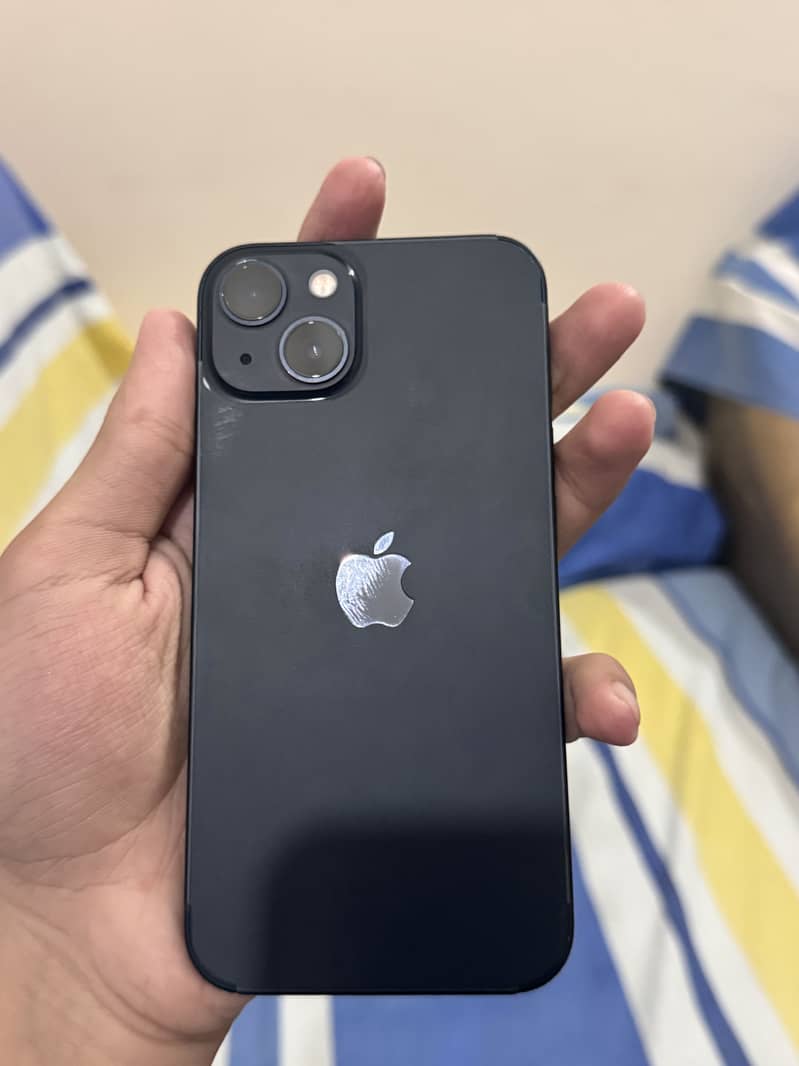 Apple iPhone 13 8