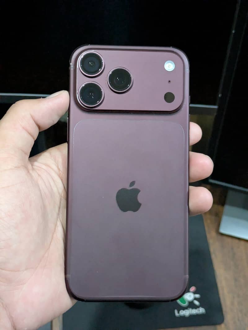 Apple iPhone 18 Pro Max 1