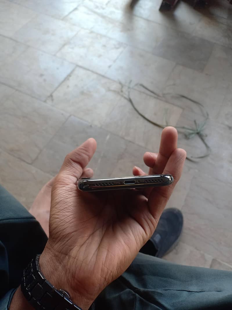 Apple iPhone X 1