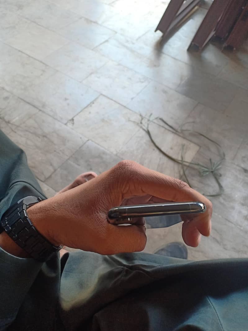 Apple iPhone X 2