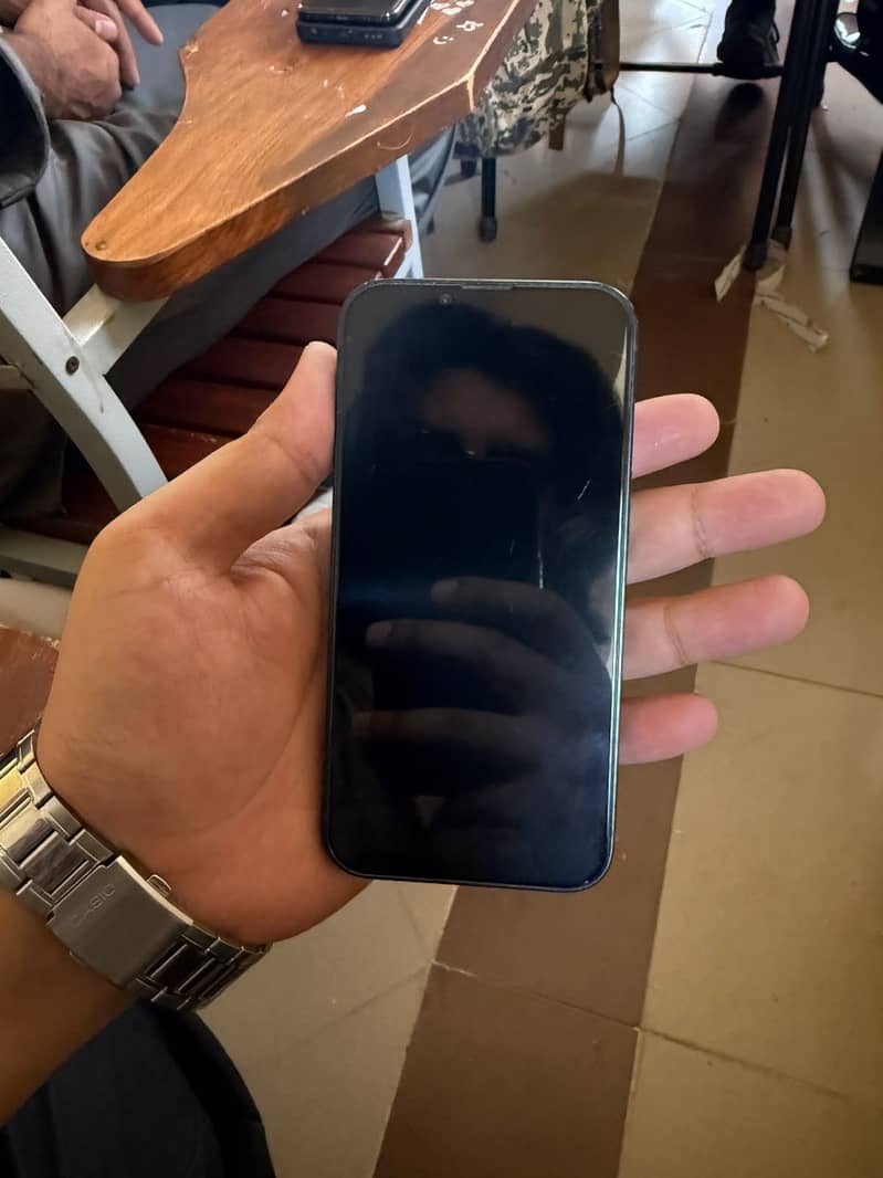 Apple iPhone 14 3
