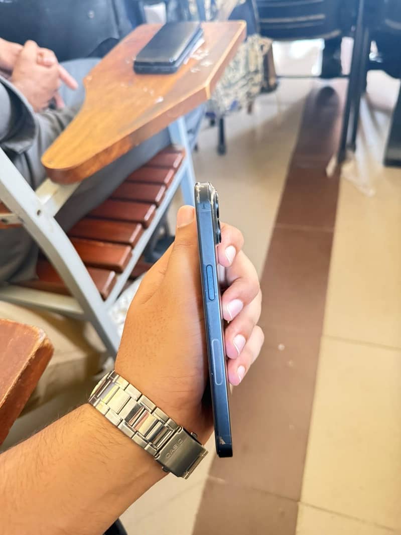 Apple iPhone 14 5