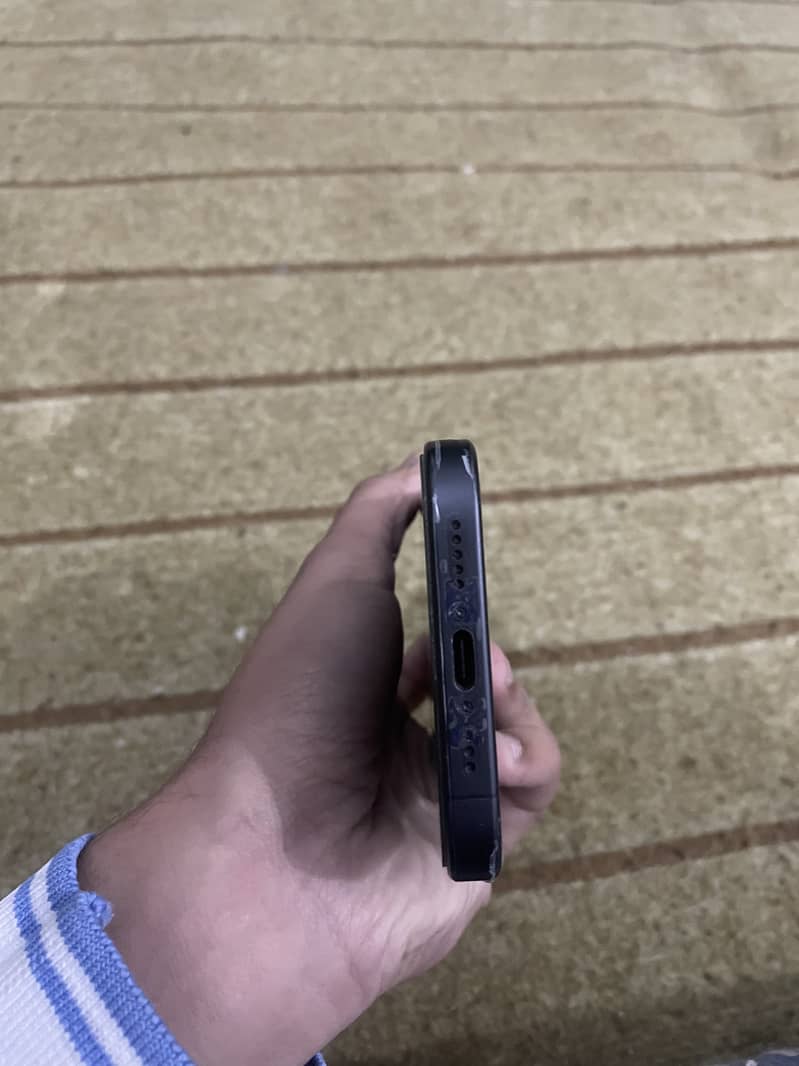 Apple iPhone 15 Pro 3
