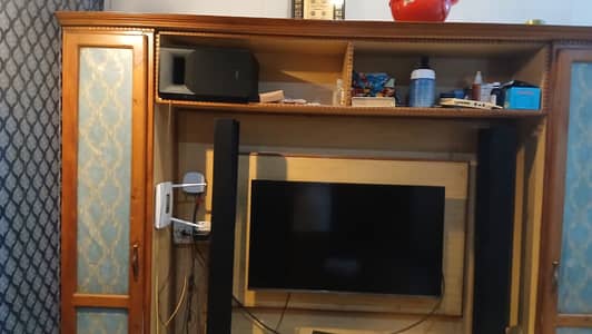 USED LCD TV SAMSUNG, DVD PLAYER AND SOUND SYSTEM FOR SALE.