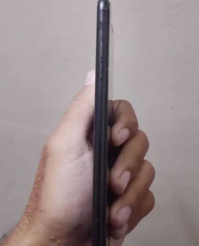 Apple iPhone 7 Plus 2