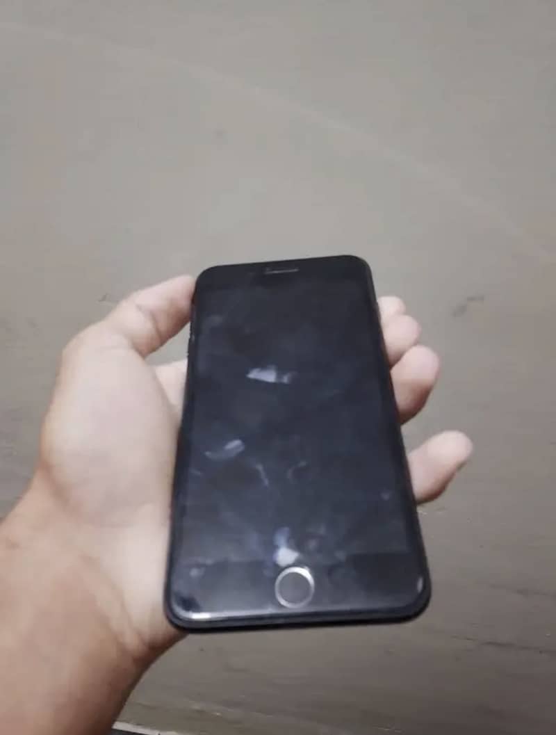 Apple iPhone 7 Plus 4