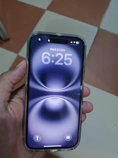 Apple iPhone 16