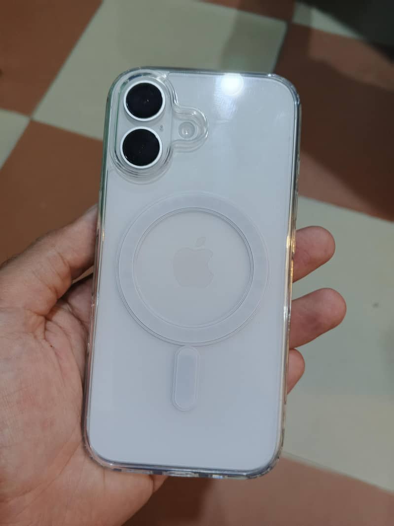 Apple iPhone 16 1