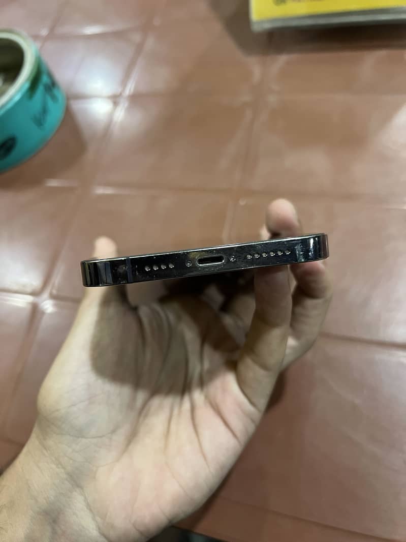 Apple iPhone 14 Pro Max 4