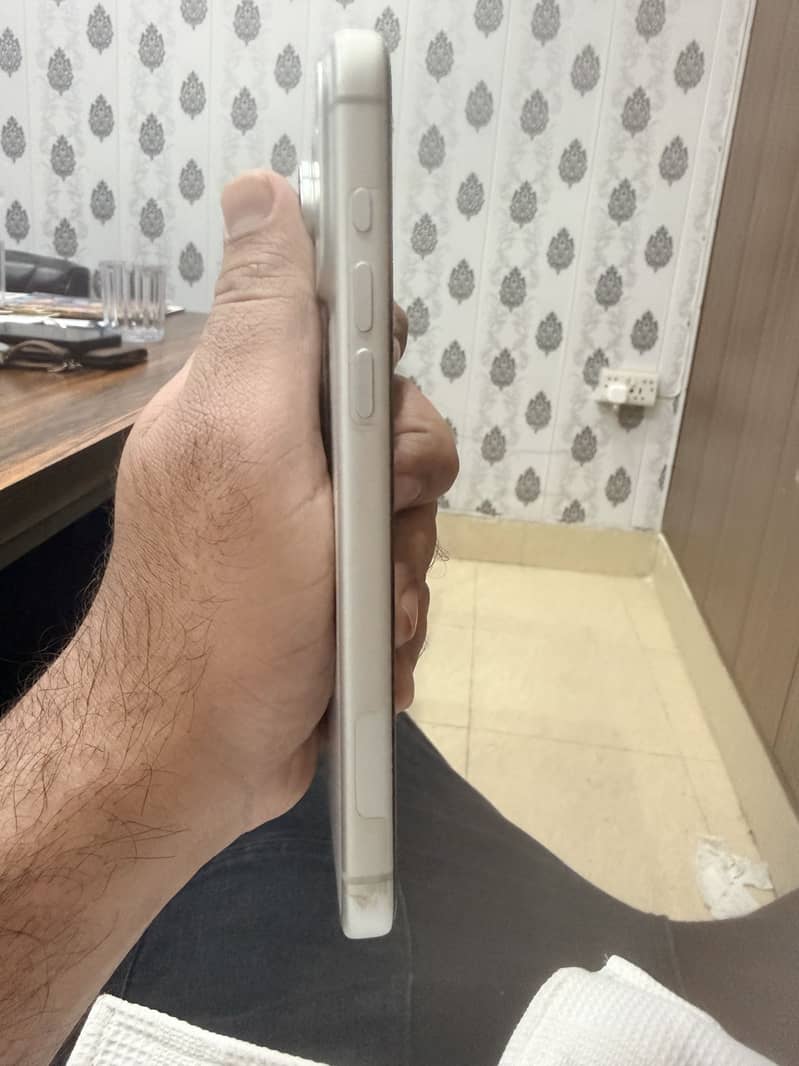 Apple iPhone 17 Pro Max 3