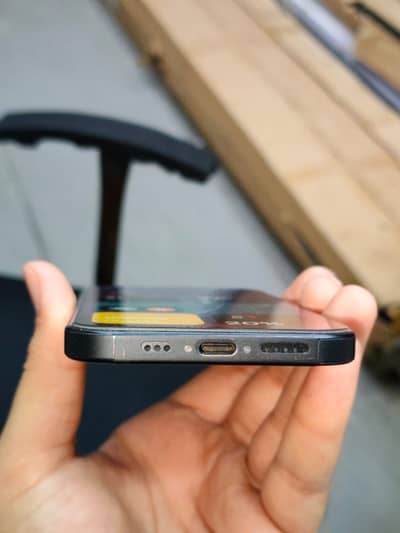 Apple iPhone 15