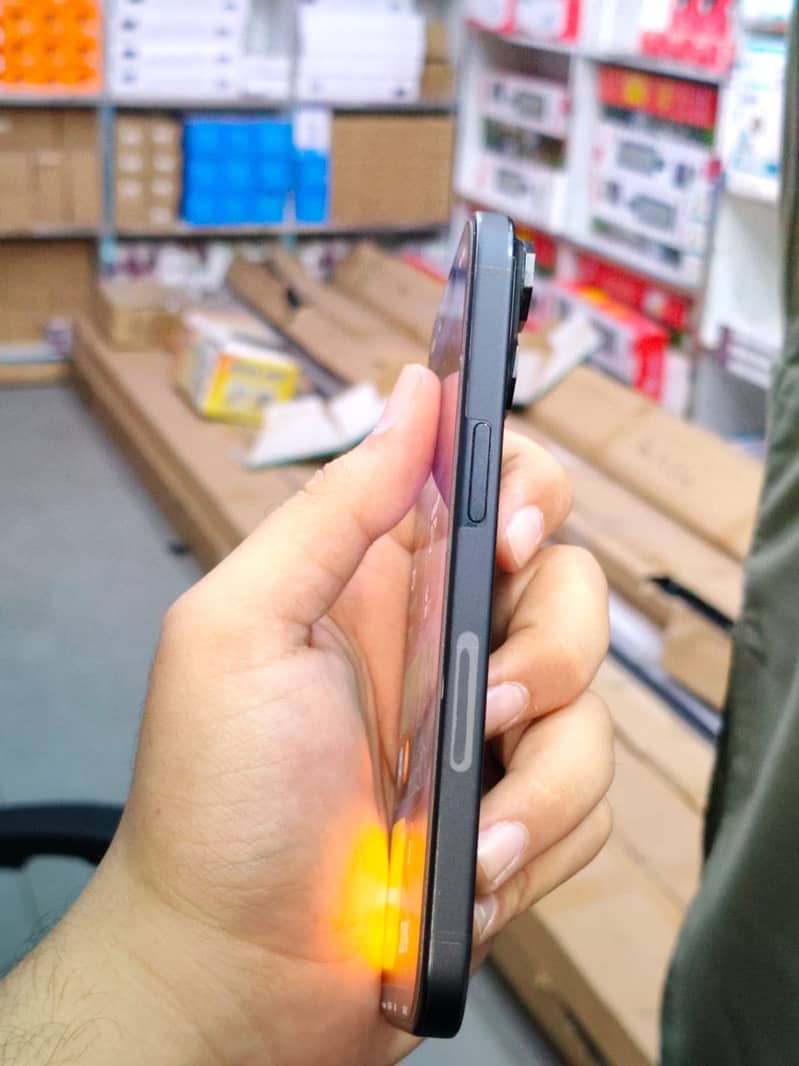 Apple iPhone 15 2