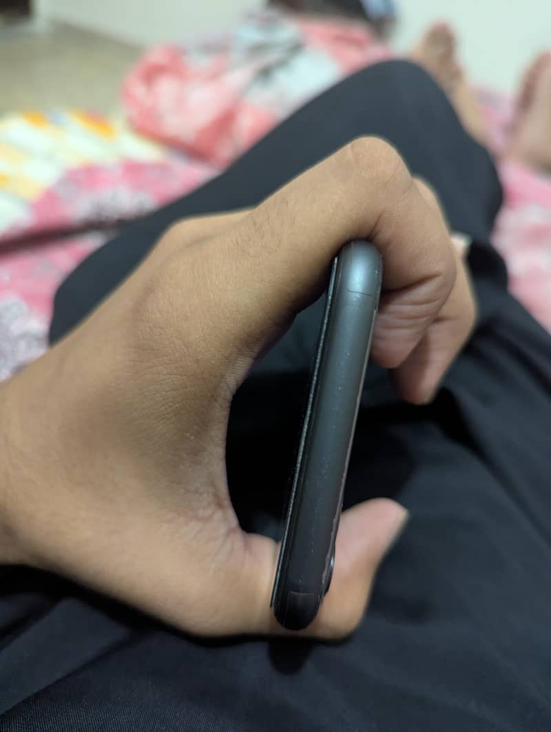 Apple iPhone 11 3