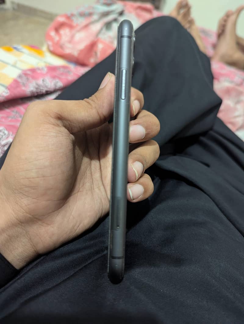 Apple iPhone 11 5