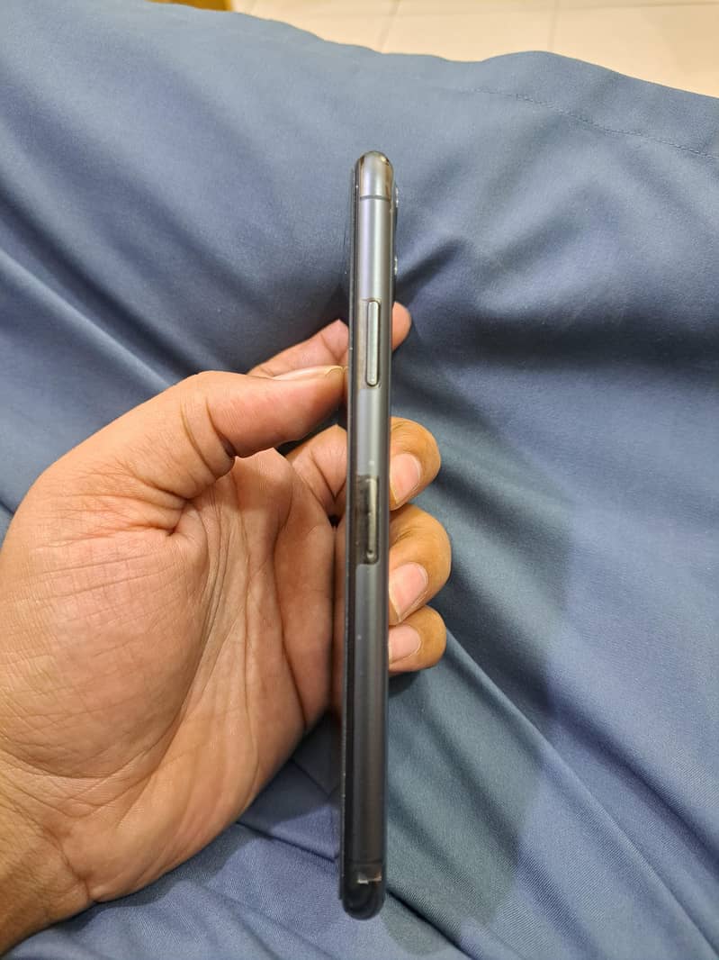 Apple iPhone 11 Pro Max 1