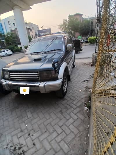 Mitsubishi Pajero 1992