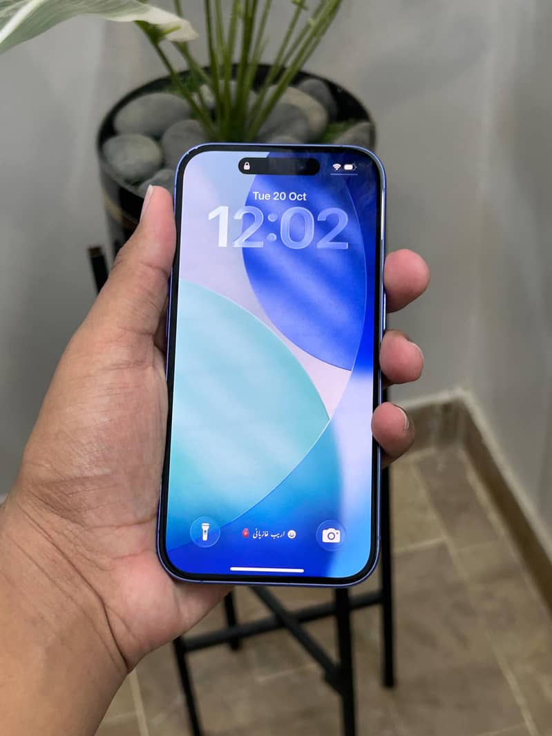 Apple iPhone 16 5