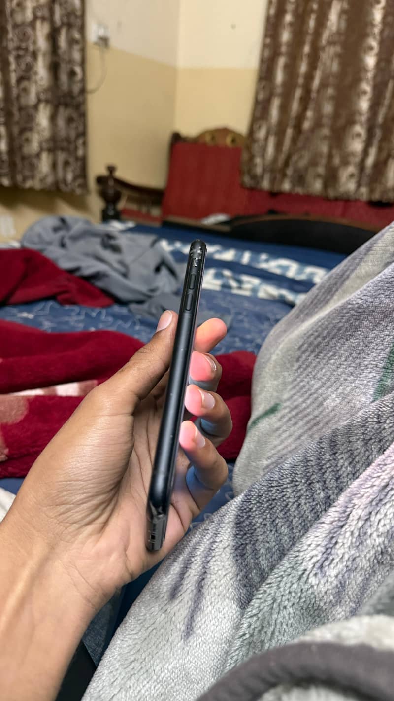Apple iPhone XR 1