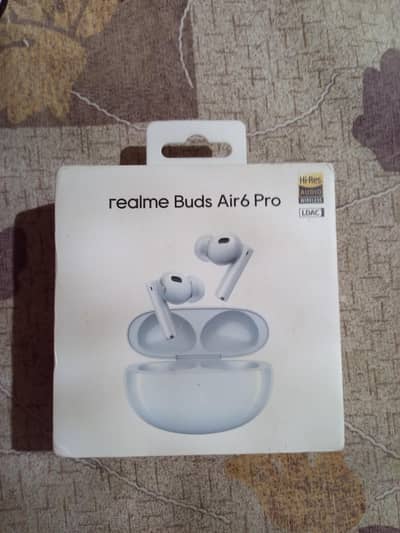 Realme air 6 pro earbuds.