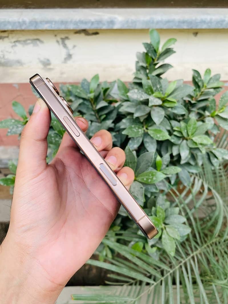 Apple iPhone 16 Pro MDM 4