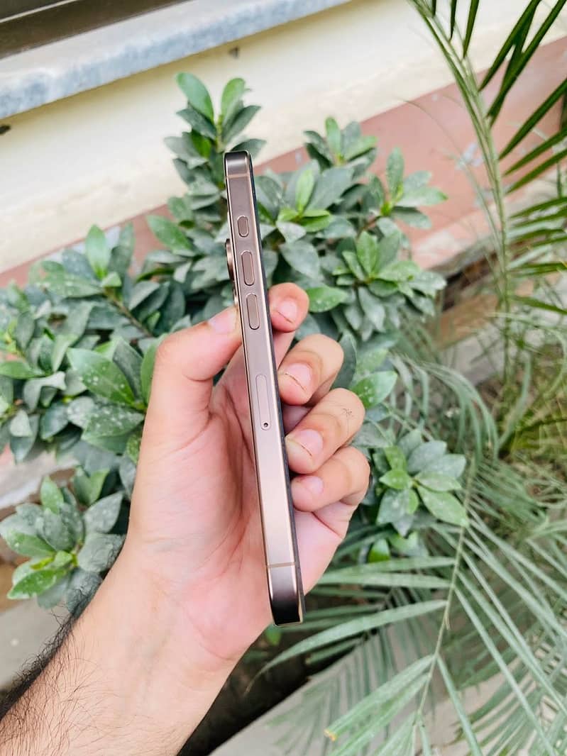 Apple iPhone 16 Pro MDM 5