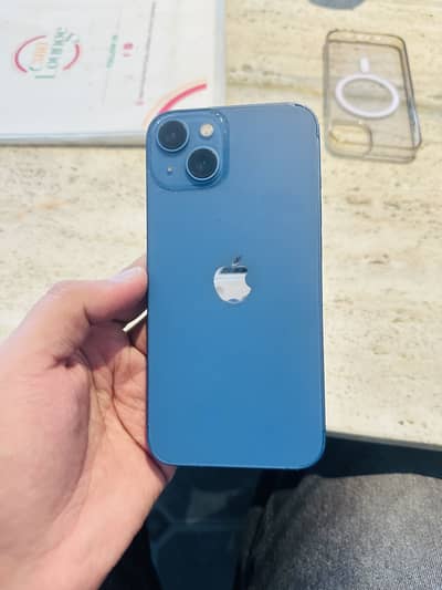 Apple iPhone 13