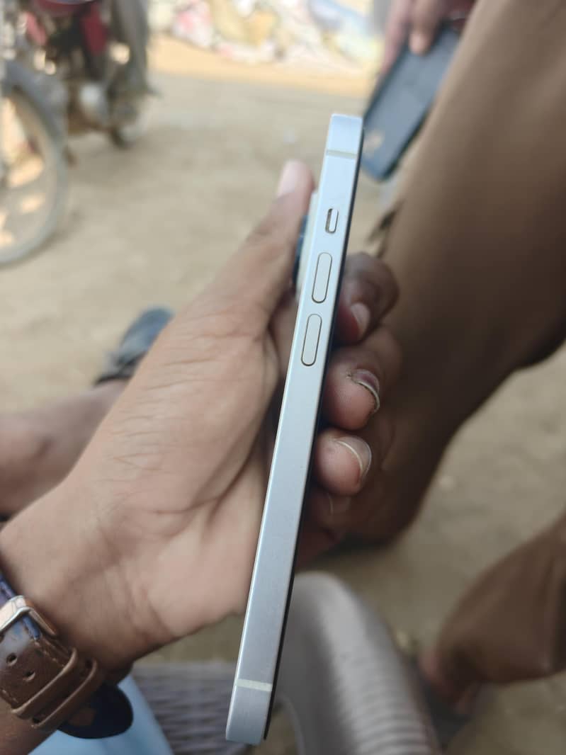 Apple iPhone 14 2