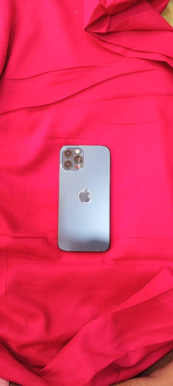 Apple iPhone 12 Pro 3