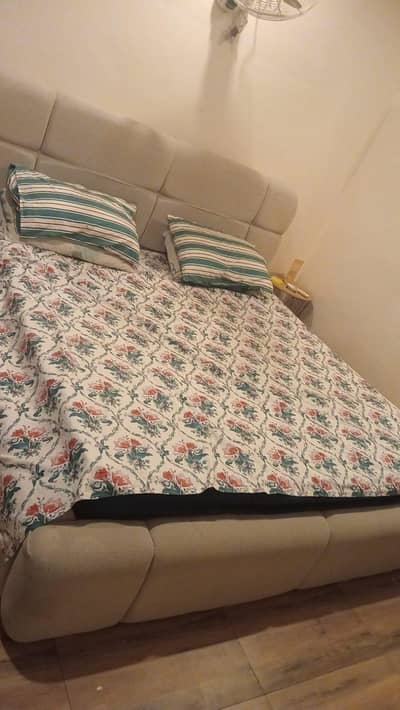 King size bed
