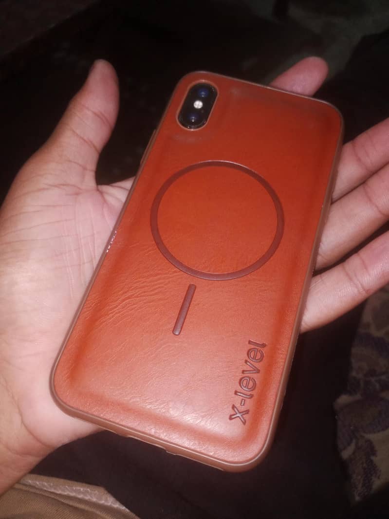 Apple iPhone X 4