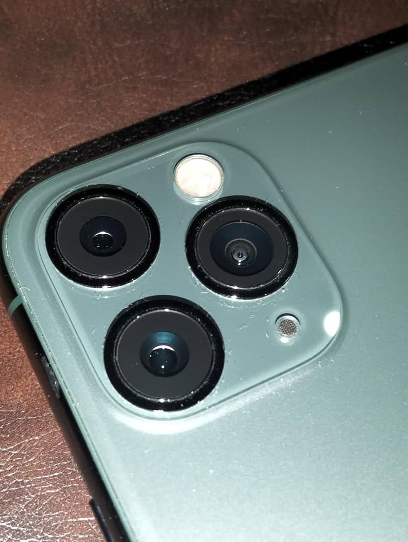 Apple iPhone 11 Pro 2
